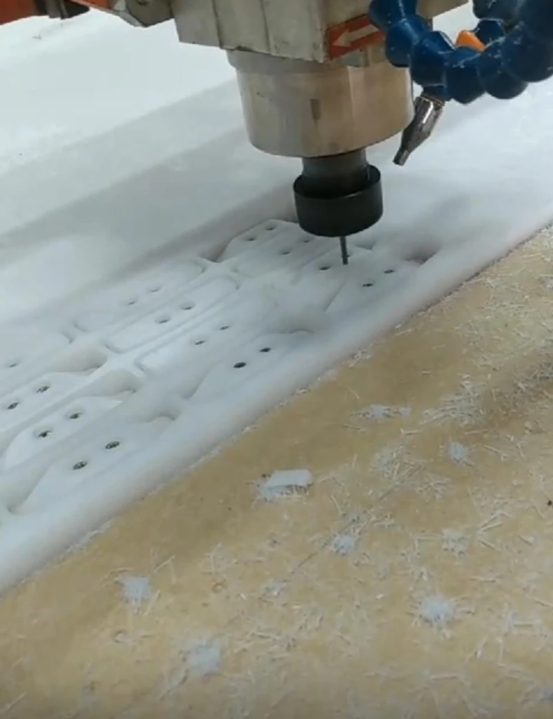 Corte em router para acrílico